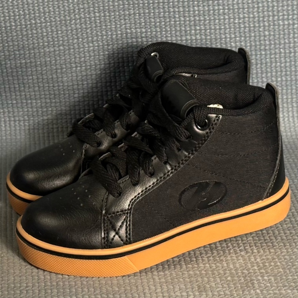 Heelys Kids’ Racer Mid Black & Gum‎ Skate Shoes Size 13C